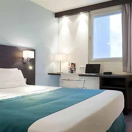 Kyriad Gare - Grand Palais Hotel 3*