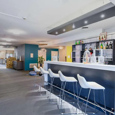 Kyriad Gare - Grand Palais