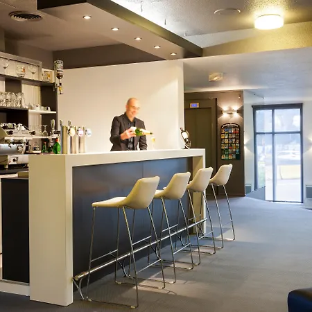 Kyriad Gare - Grand Palais Szálloda