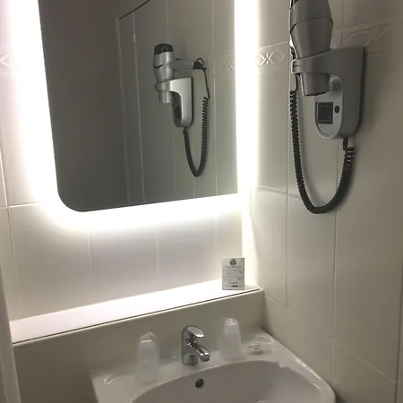 Kyriad Gare - Grand Palais 3* Lille