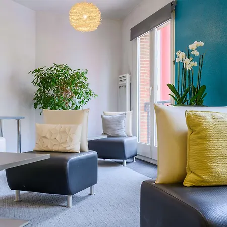 Kyriad Gare - Grand Palais Lille