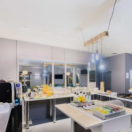 Szálloda Kyriad Gare - Grand Palais 3*