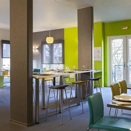 Hotel Kyriad Gare - Grand Palais 3*