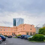 Kyriad Gare - Grand Palais 酒店