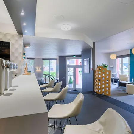 Hotell Kyriad Gare - Grand Palais 3*