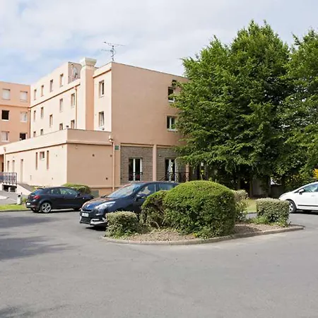 Kyriad Gare - Grand Palais Отель 3*