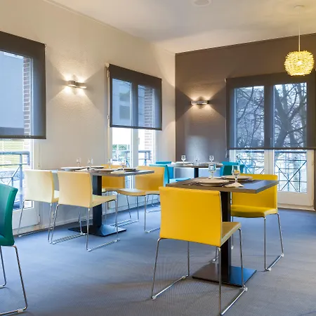 Kyriad Gare - Grand Palais Hotel