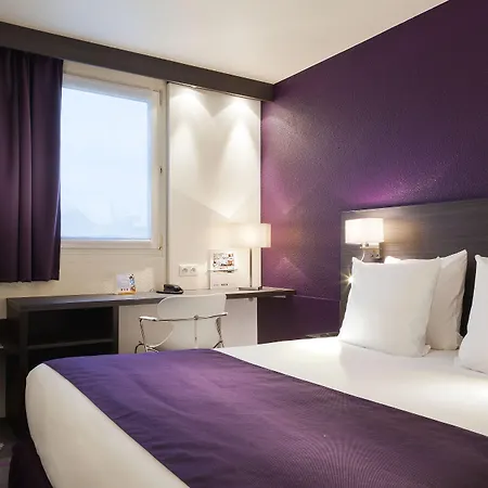 Kyriad Gare - Grand Palais Hotel 3*