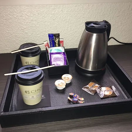 Kyriad Gare - Grand Palais Hotel 3*