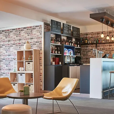 Kyriad Gare - Grand Palais 3* Лилль