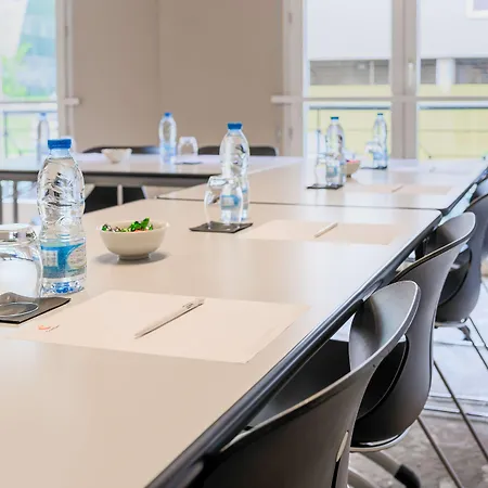 Kyriad Gare - Grand Palais 3*