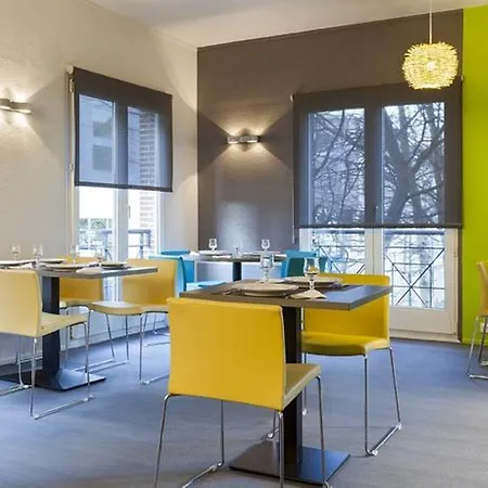 Hotel Kyriad Gare - Grand Palais Lila