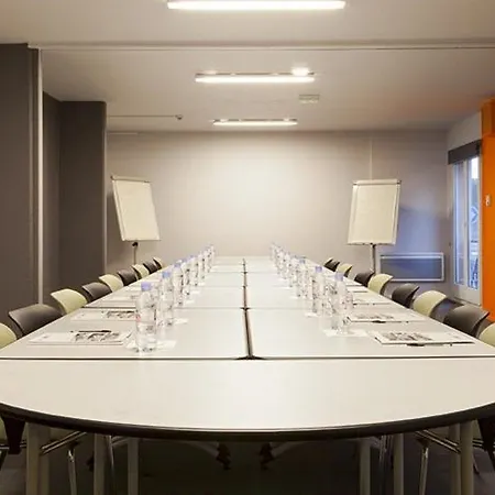 Kyriad Gare - Grand Palais 3*