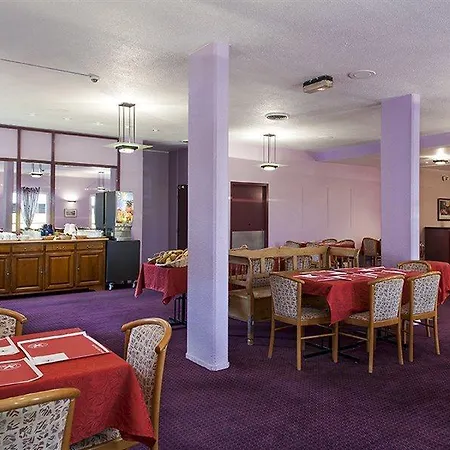 Hotell Kyriad Gare - Grand Palais