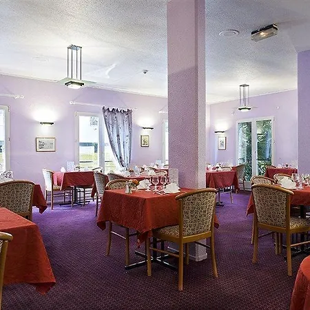 Hotel Kyriad Gare - Grand Palais Lila