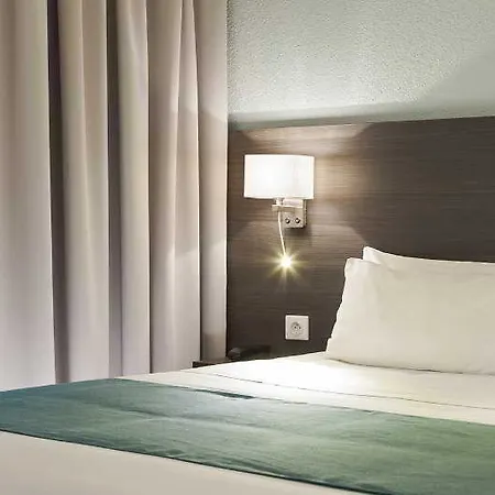 Hotel Kyriad Gare - Grand Palais 3*