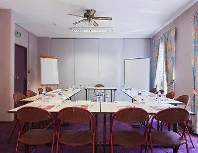 Kyriad Gare - Grand Palais Hotell 3*