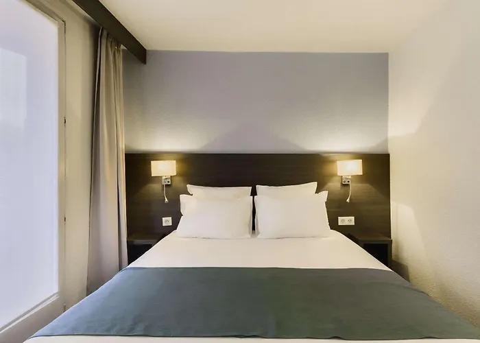 Kyriad Gare - Grand Palais 3* Lille