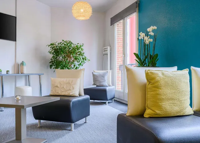 Hotel Kyriad Gare - Grand Palais 3*