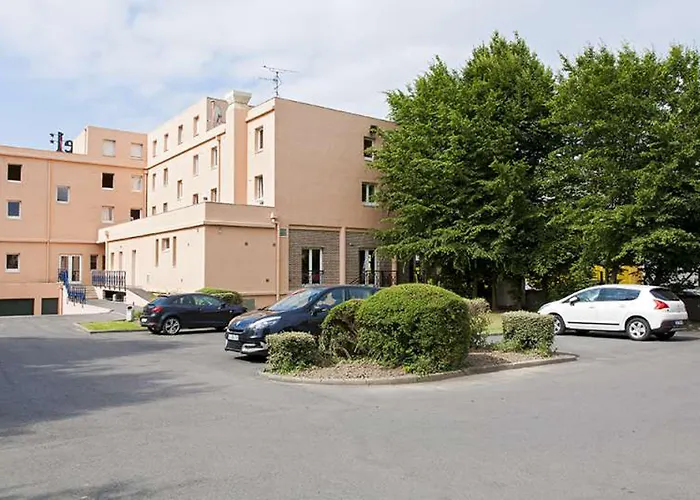 Kyriad Gare - Grand Palais Hotel 3*