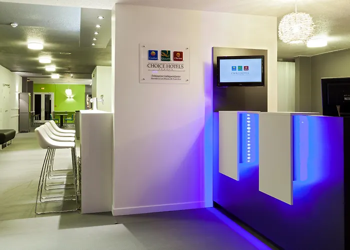 Kyriad Gare - Grand Palais