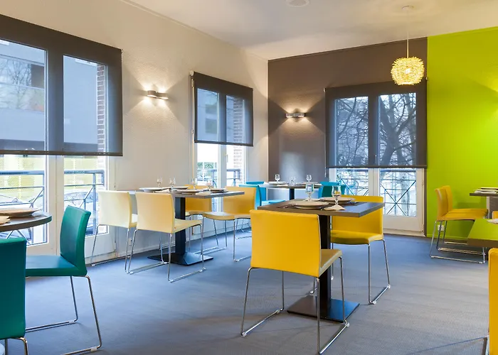 Kyriad Gare - Grand Palais Hotel