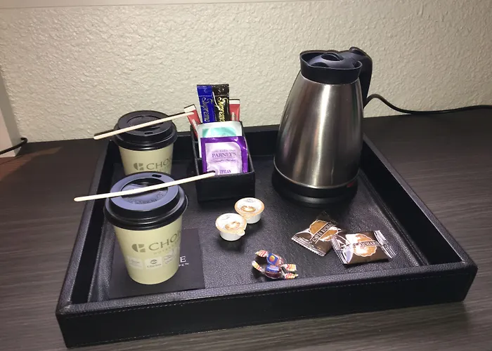 Kyriad Gare - Grand Palais ホテル 3*