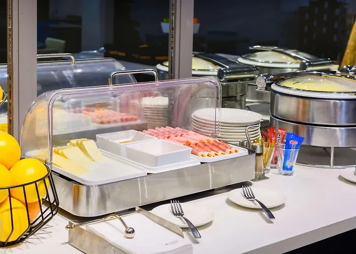 Kyriad Gare - Grand Palais Lille