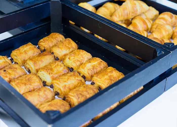 ホテル Kyriad Gare - Grand Palais 3*