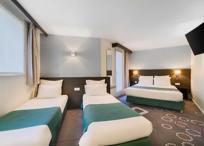 Kyriad Gare - Grand Palais