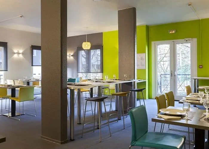 Hotel Kyriad Gare - Grand Palais 3*