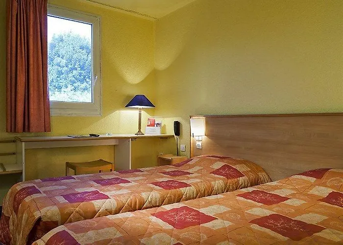 Kyriad Gare - Grand Palais