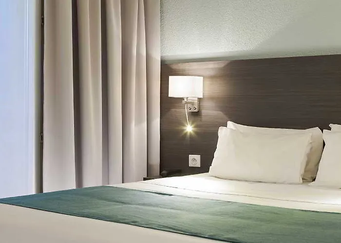 Hotel Kyriad Gare - Grand Palais 3*