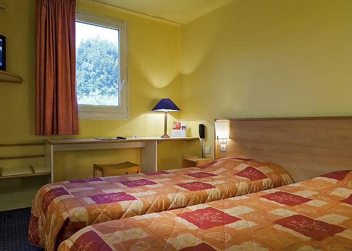 Kyriad Gare - Grand Palais Hotel 3*