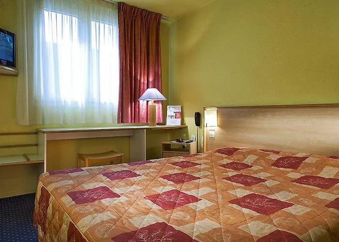 Kyriad Gare - Grand Palais Hotel Lille