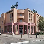 Kyriad Gare - Grand Palais 호텔 3*