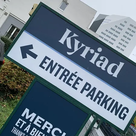 Hotel Kyriad Gare - Grand Palais 3*