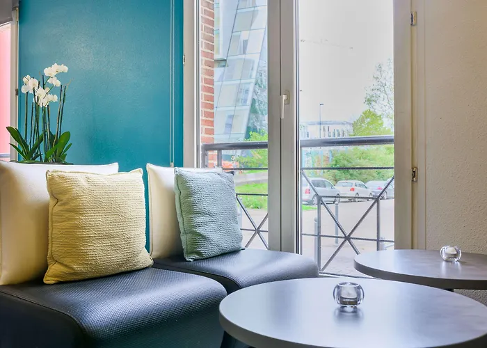 Kyriad Gare - Grand Palais 3*