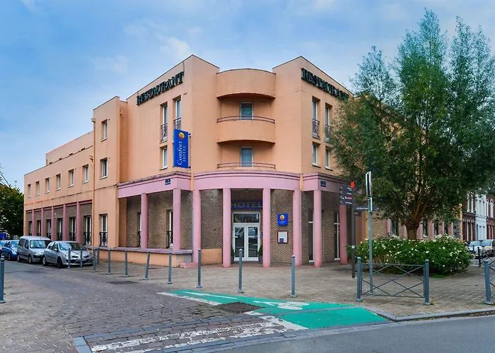 Kyriad Gare - Grand Palais