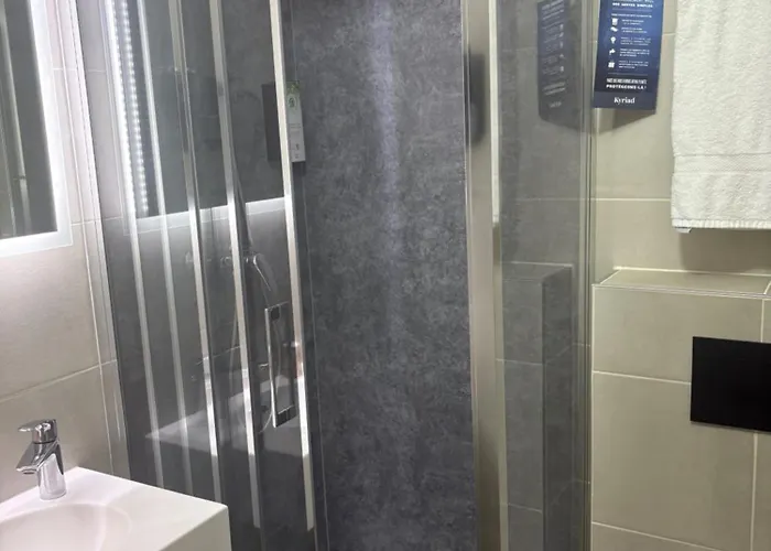 Ξενοδοχείο Kyriad Gare - Grand Palais