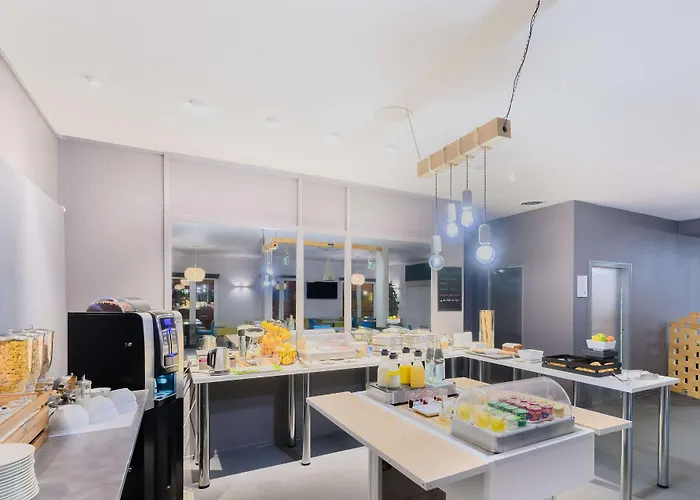 Ξενοδοχείο Kyriad Gare - Grand Palais 3*