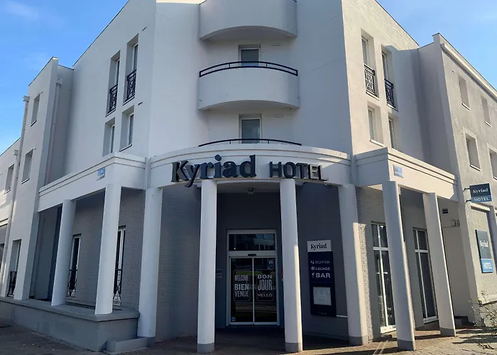 Kyriad Gare - Grand Palais Ξενοδοχείο