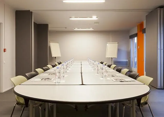 Kyriad Gare - Grand Palais 3*